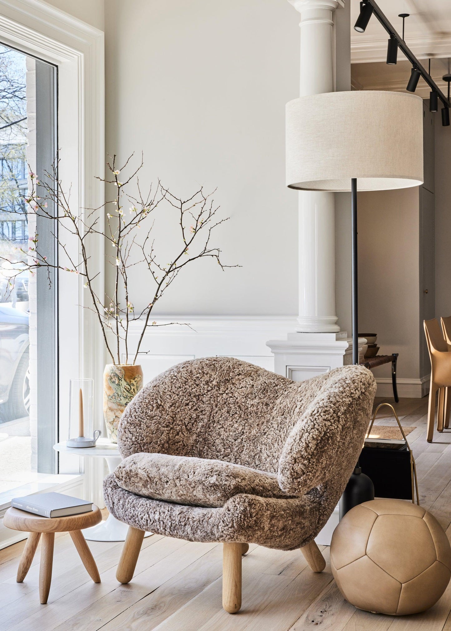 Homio Decor Shearling Pelican Chair