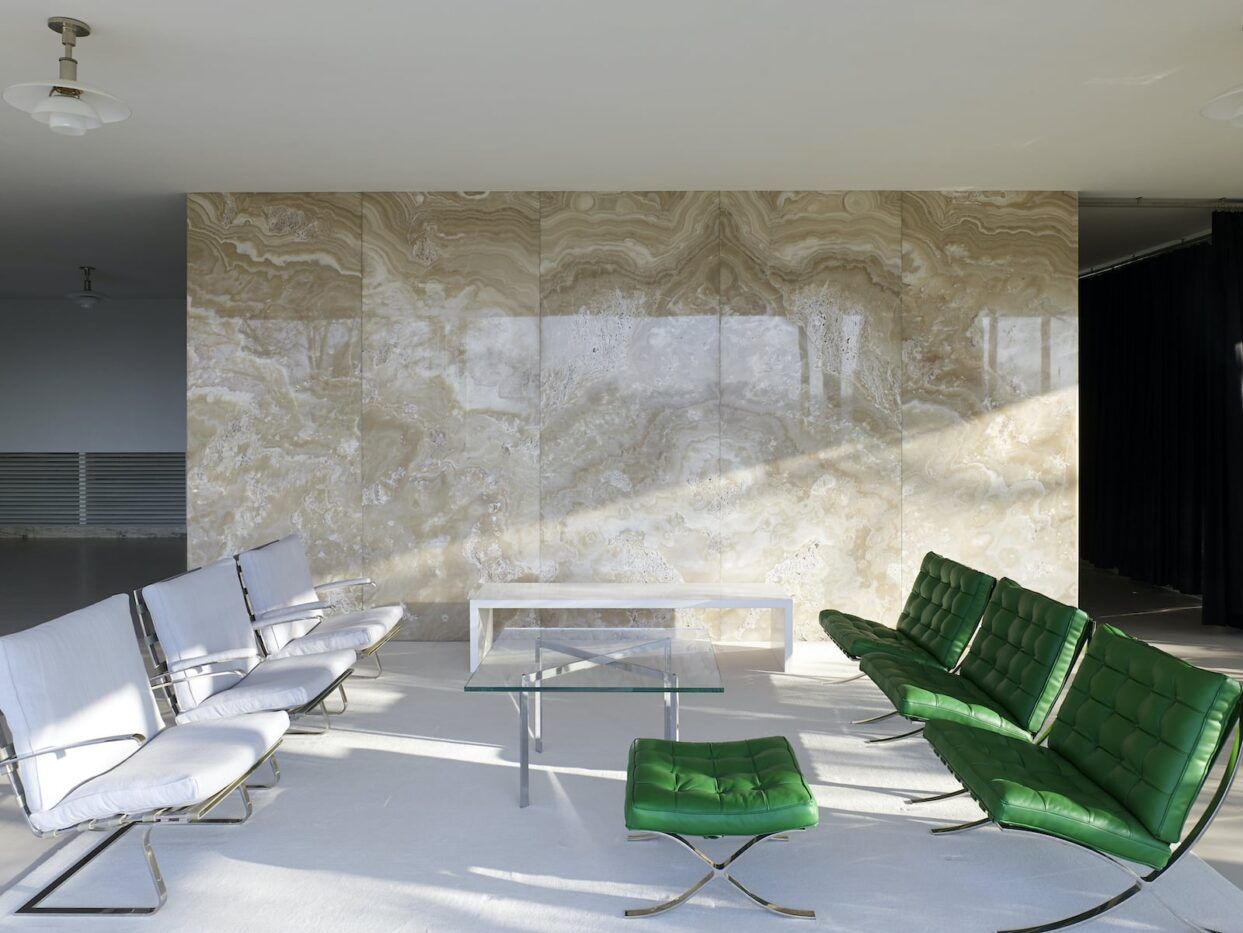 10 Surprising Facts About the Iconic Barcelona Chair - Homio Decor