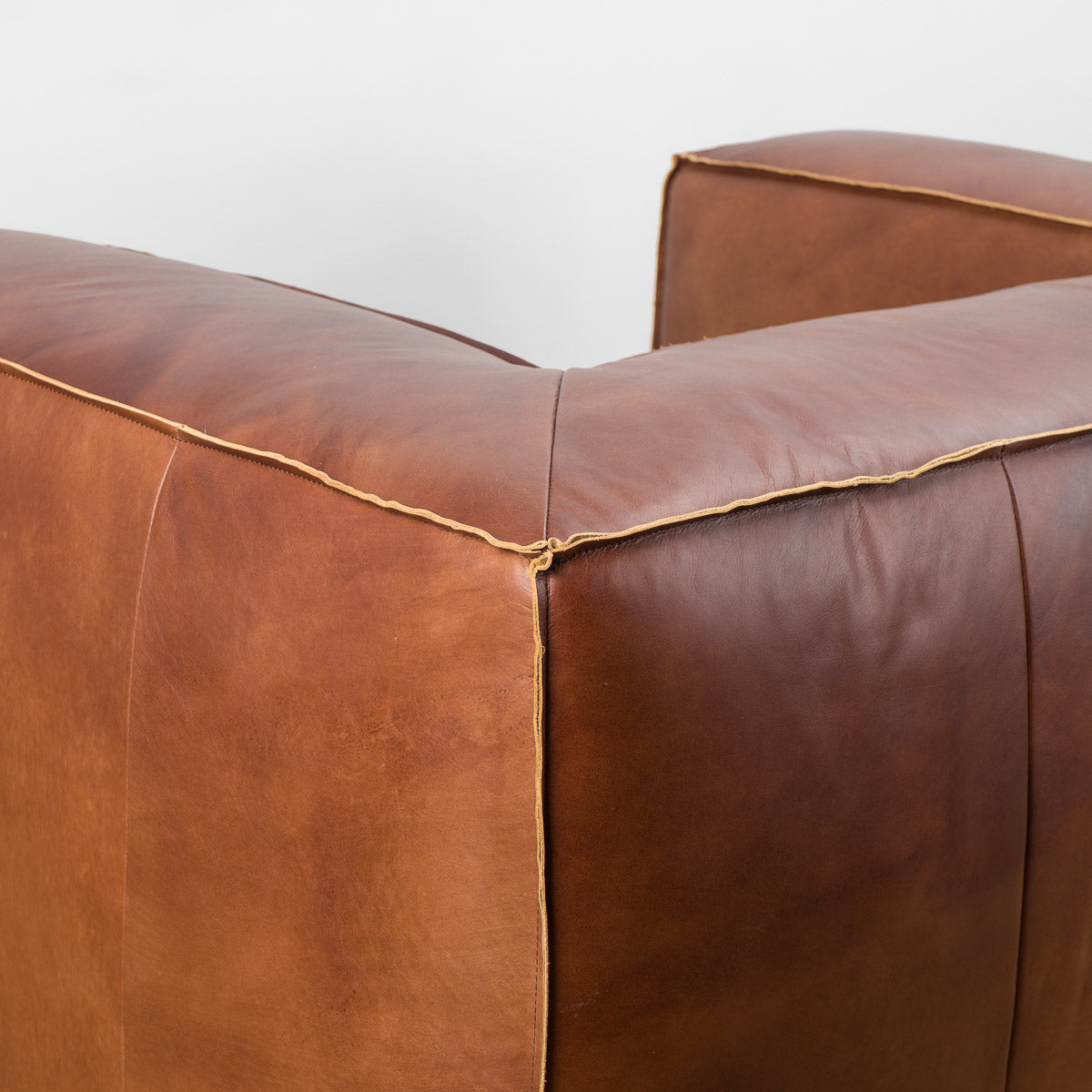 Homio Decor Cubis Leather Chair