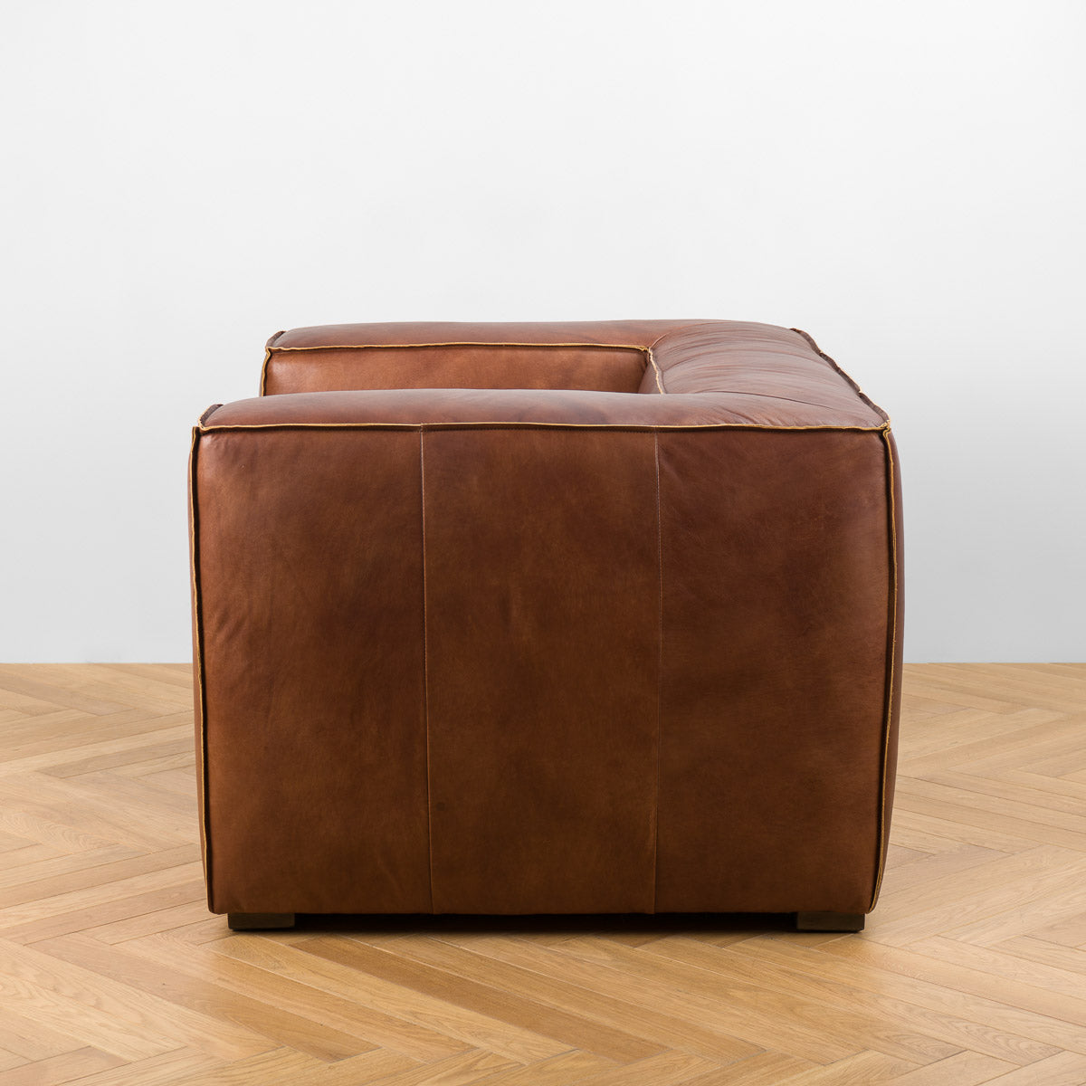 Homio Decor Cubis Leather Chair